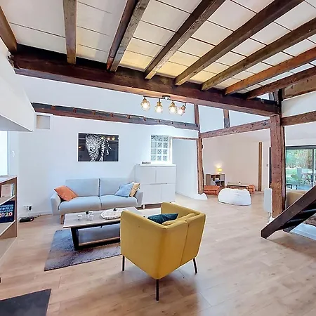 Semesterbostad La Landaise By Interhome